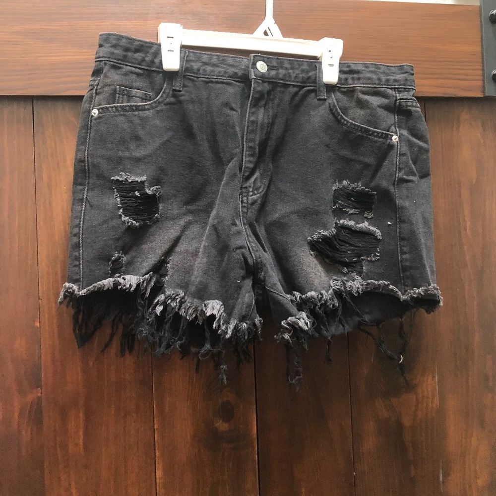 SHEIN ripped Jean shorts Women’s XL